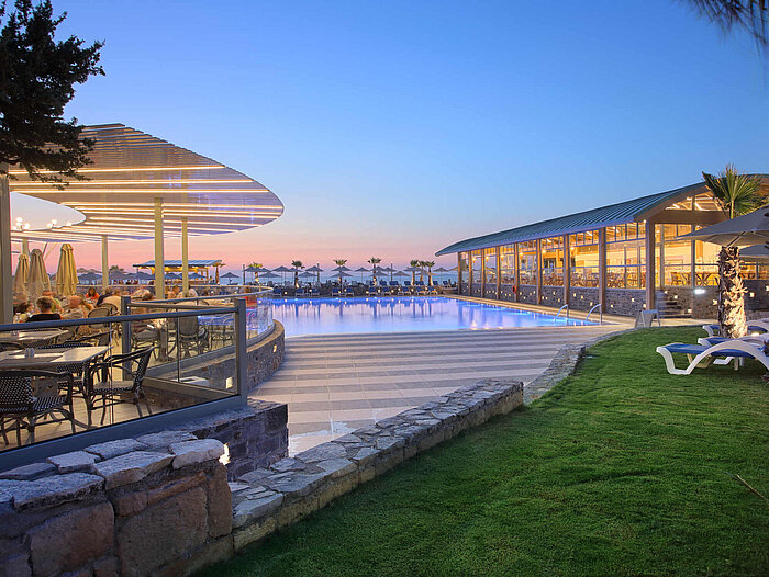 Poolbereich - Arina Beach Resort Kreta